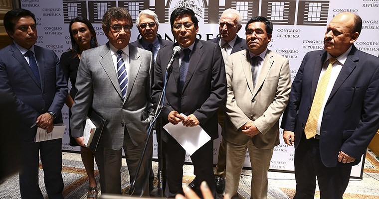 Bancada de PPK renuncia a Ética y pide renuncia de Bartra Bancada de PPK renuncia a Ética y pide renuncia de Bartra