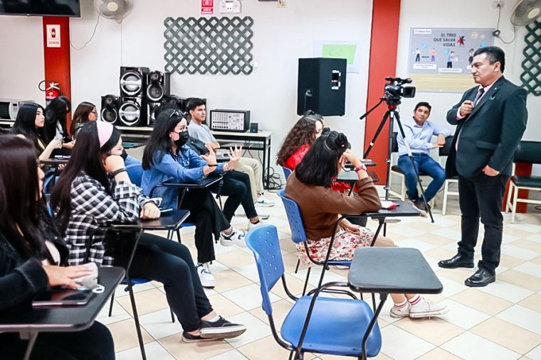 Estudiantes de la Universidad César Vallejo participaron en el programa