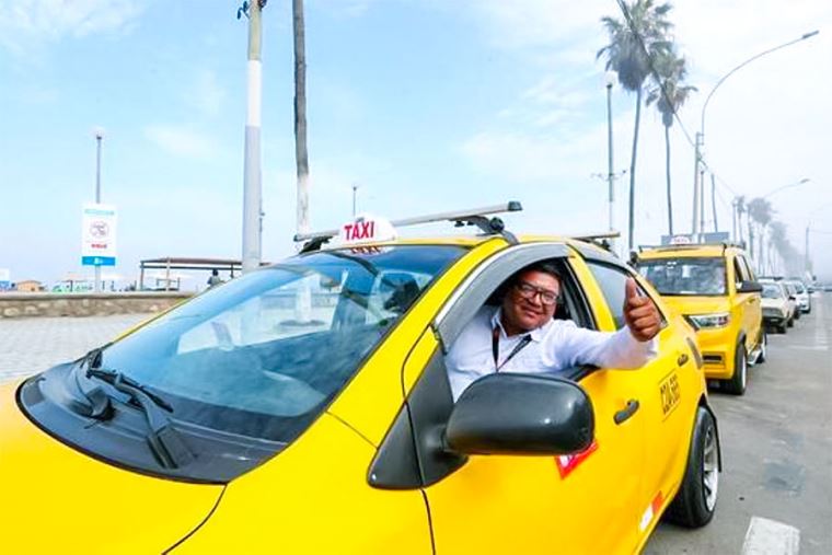 ATU conoce las características del taxi modelo para brindar el