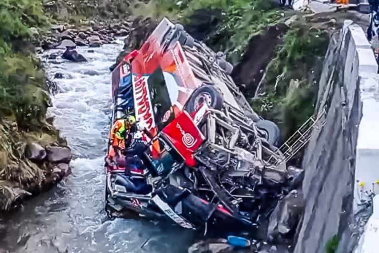 Carretera Central Aumentan A Los Muertos Por El Despiste Y Ca Da De