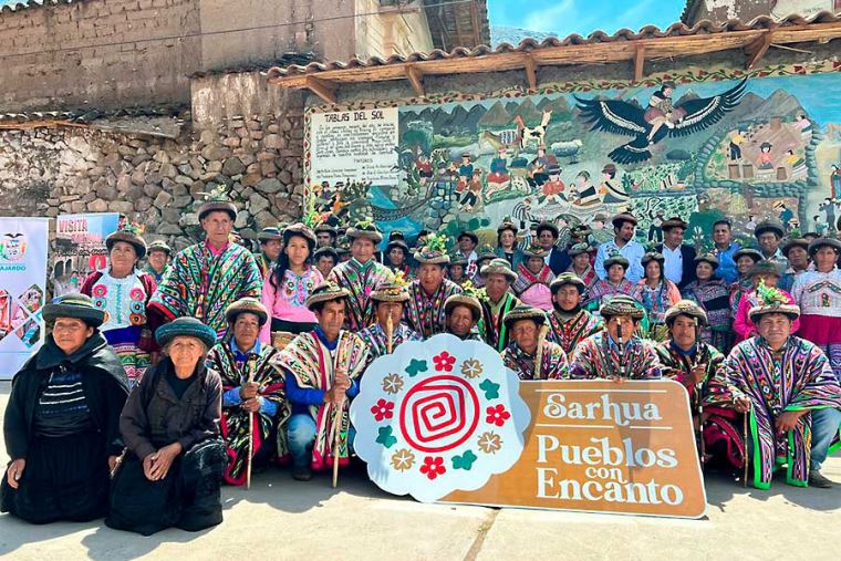 Ayacucho está de fiesta distinguen a Sarhua como Pueblo con Encanto