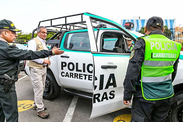 Mininter Entrega Nueva Flota Vehicular Para Reforzar Patrullaje Y Lucha