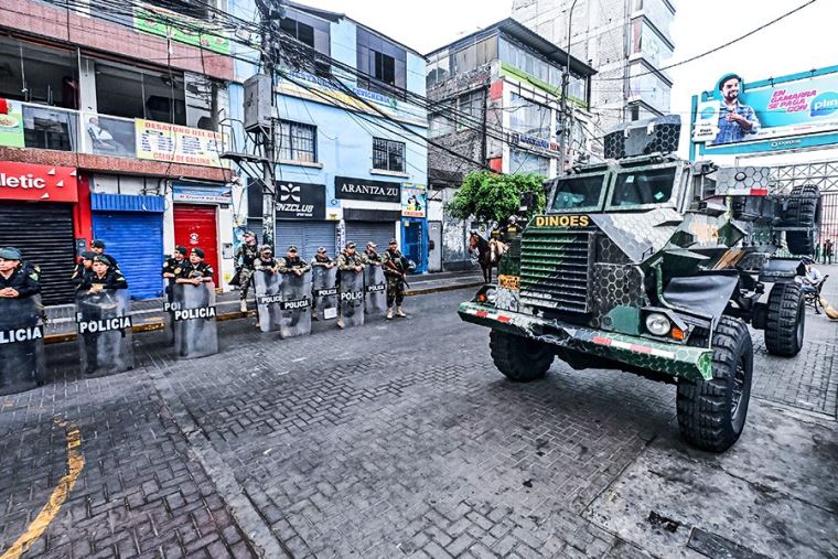 Polic A Despliega Efectivos En Gamarra Para Garantizar Seguridad Y