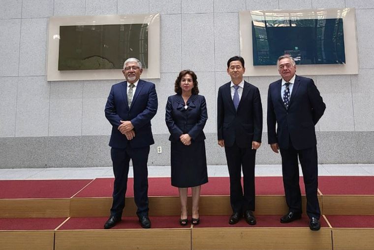 Imagen 1: Elvia Barrios constata desarrollo de justicia digital en Corea para innovar sistema peruano