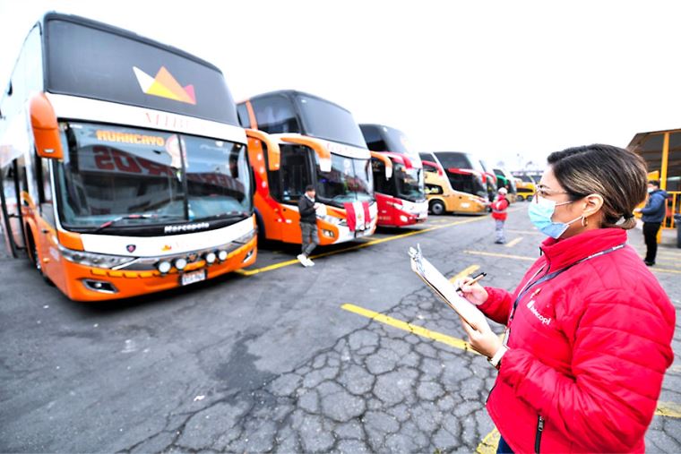 Imagen 1: Paro de transportistas: Indecopi monitorea 42 empresas de buses interprovinciales