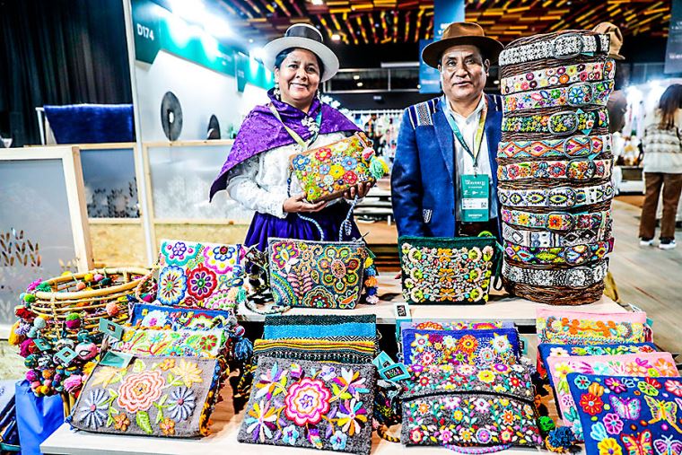 Blusa Manga Larga – Gamarra – Ropa de Moda en Perú y Textiles.