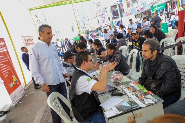 Sunarp brindó orientación registral gratuita a emprendedores y visitantes de Gamarra - El Peruano