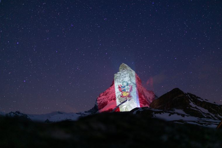 Coronavirus Suiza Se Solidariza Con Peru E Ilumina Alpes Con Bandera Nacional