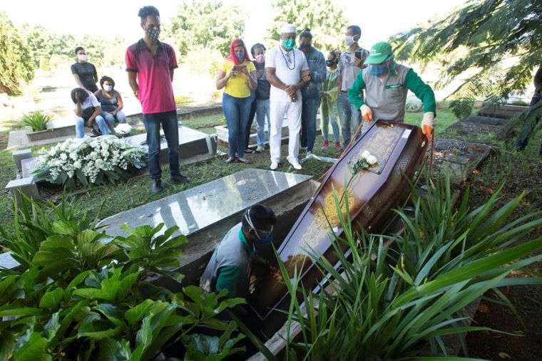 Brasil superó los 30,00 muertos por el nuevo coronavirus | Noticias ...
