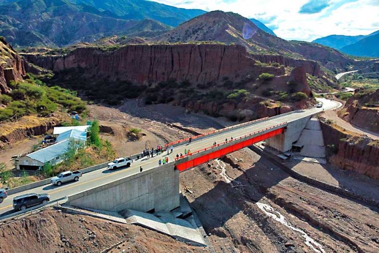 Huancavelica: MTC puso en servicio los puentes Mayocc y Pucayaccu ...