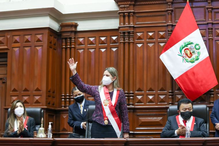 Presidenta del Congreso entrega de banda presidencial respetó el