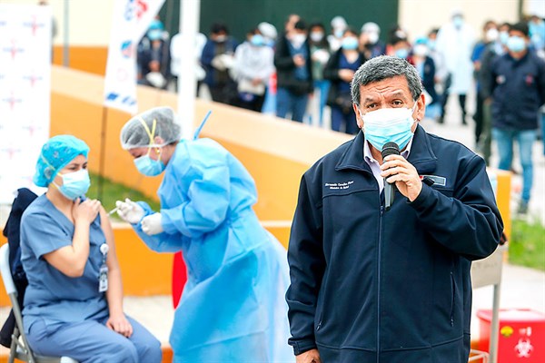 COVID-19: Más de 9 mil profesionales de primera línea de las Fuerzas  Armadas y la PNP recibirán dosis de refuerzo - Noticias - Ministerio de  Salud - Plataforma del Estado Peruano