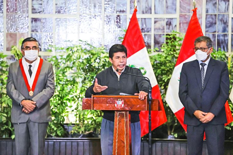 Presidente Castillo: proyecto de ley para ingreso libre a universidades ...