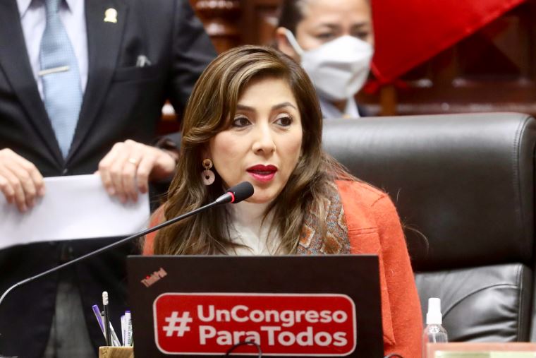 Presidenta Del Congreso: Mejoraremos Los Canales De Comunicación Con ...