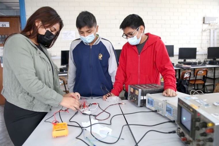 Estudiantes de cuarto y quinto de secundaria recibirán capacitación técnica Estudiantes de cuarto y quinto de secundaria recibirán capacitación técnica