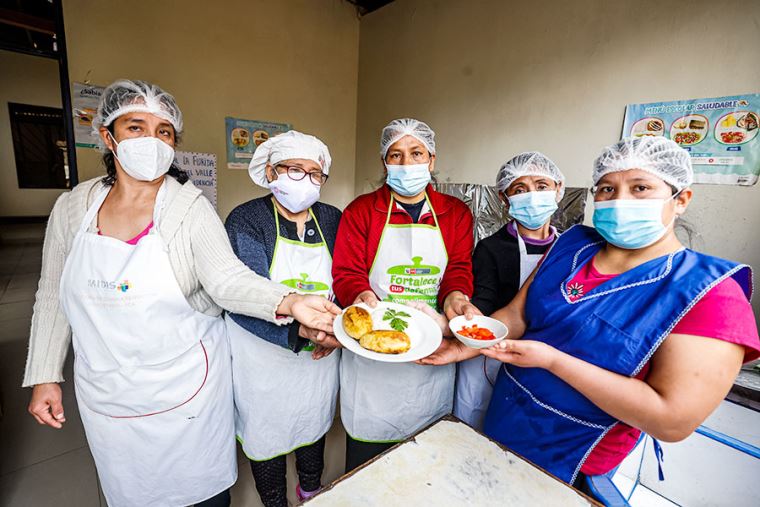 Lima: mamás de comedores dan cátedra de sabor con platillos baratos y