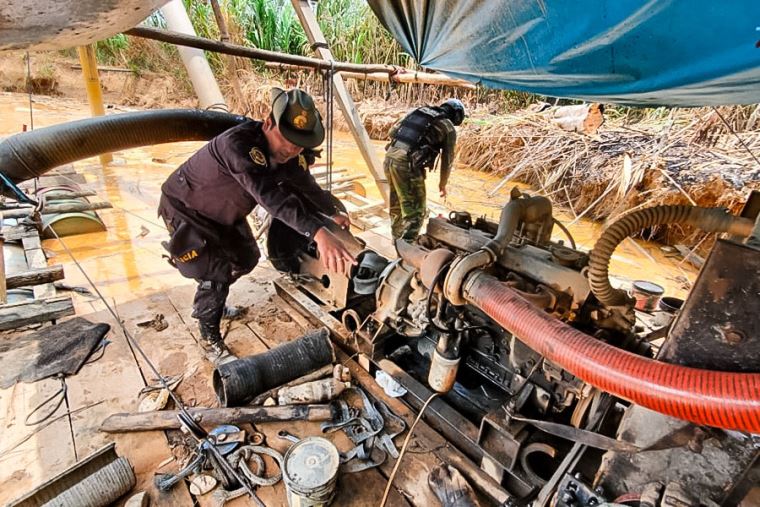 PNP destruyó equipos valorizados en más de 200,000 soles en operativo contra la minería ilegal