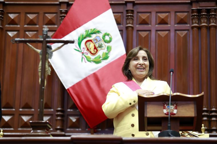 Congreso: Dina Boluarte Jura Como Primera Presidenta Del Perú [video ...