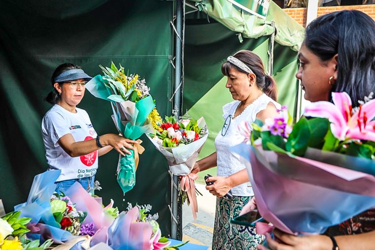 Mercado Mayorista de Flores del Rímac abre sus puertas luego de incendio  que destruyó sus instalaciones