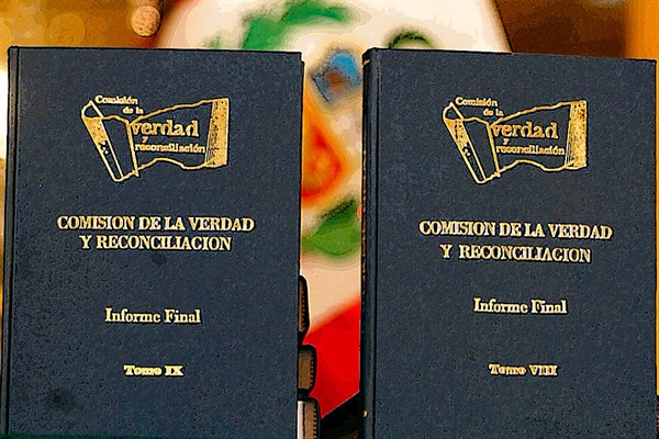 Comisión de la Verdad y Reconciliación, documento entregado en el año 2003. Foto: El Peruano