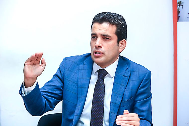 Eduardo Luna Entidades deben recabar solo los datos personales