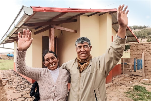 Adultos mayores conducen 32.7% de hogares peruanos