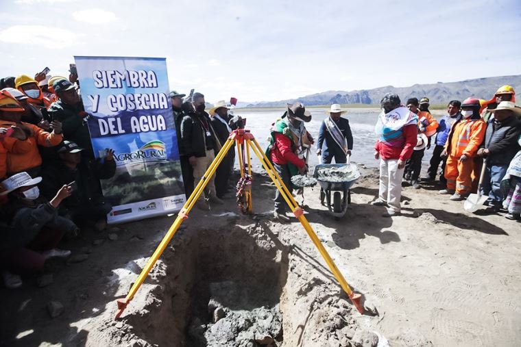 Perú - La siembra de agua, una técnica milenaria eficaz para enfrentarse a  la sequía (Aguas Residuales) –