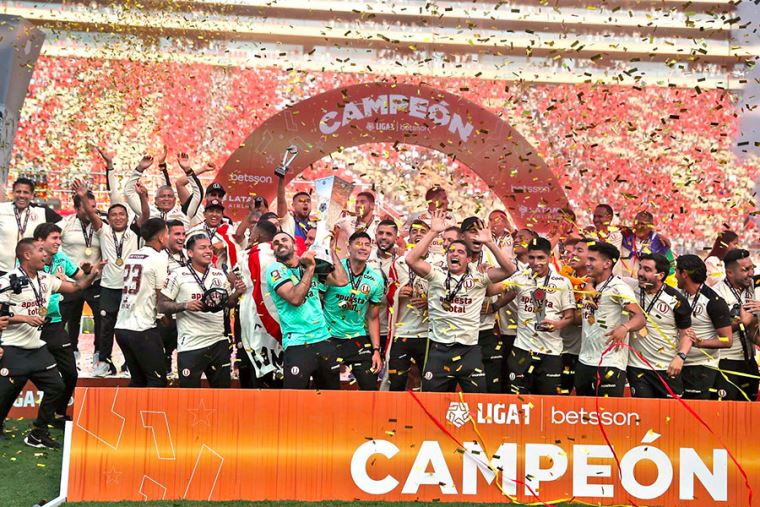 ¡festeja A Lo Grande Universitario Recibió El Trofeo De Campeón De La Liga1 2023 Noticias 