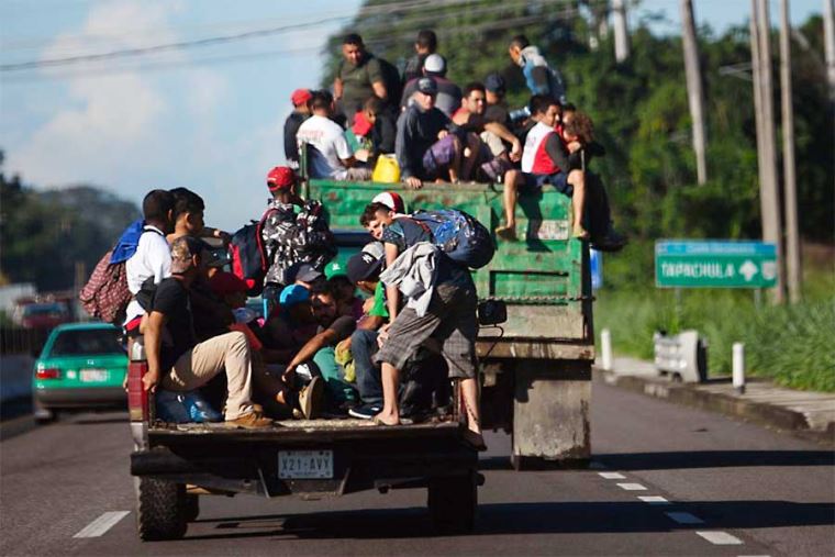 Parte de Honduras hacia EE.UU. la primera caravana de migrantes