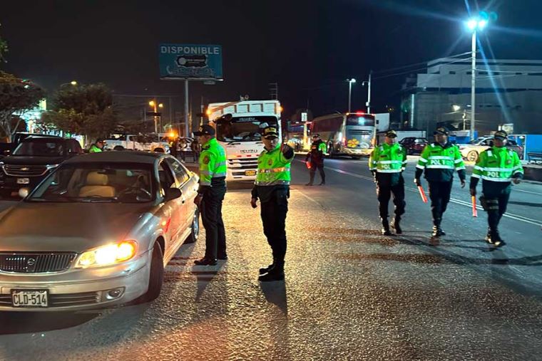 Gobierno declara estado de emergencia en 12 distritos de Lima y Callao ...