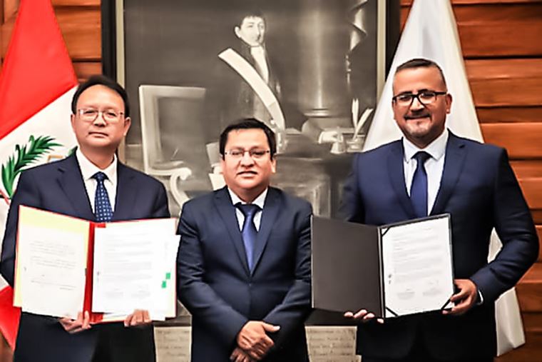 Perú y China firman convenio de cooperación para fortalecer la ...