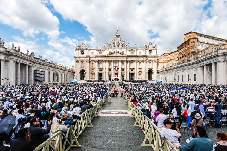 Más de 150.00 personas asistieron a la misa de inicio de pontificado de León XIV